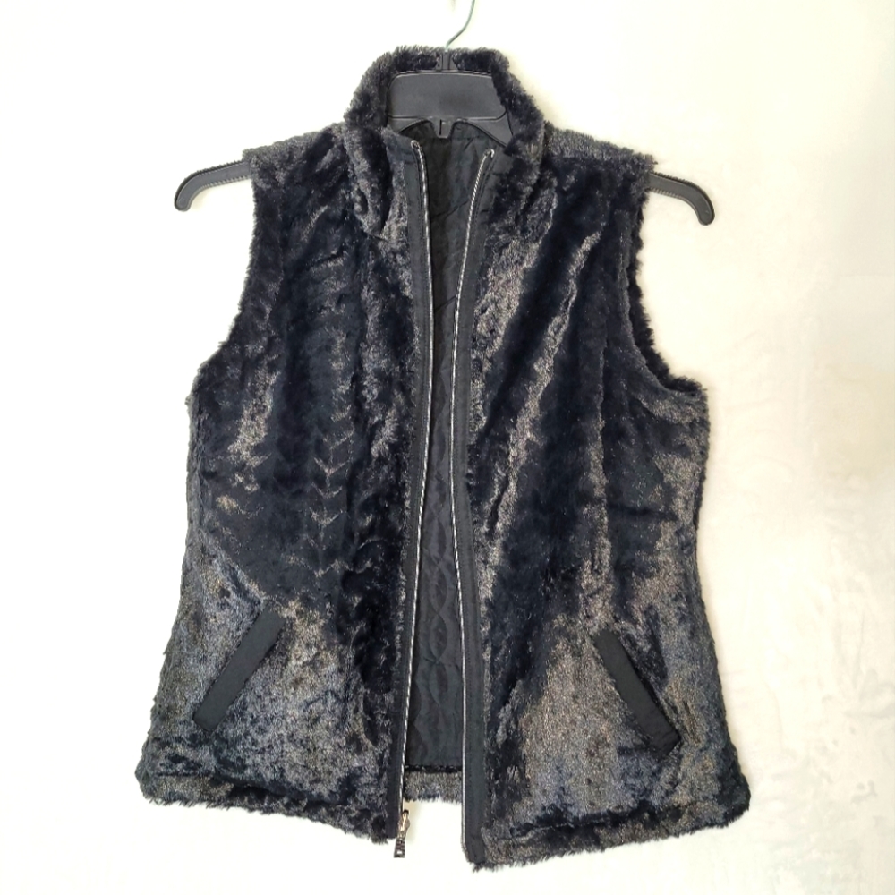 BLACK Reversible Vest